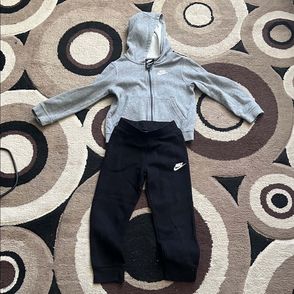 Nike Kids Black Joggers with Gray Hoodie Size 6/XS